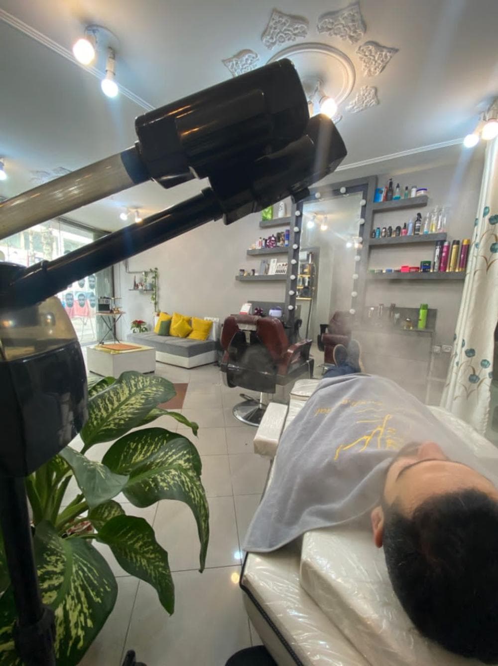 place سالن پیرایش تخصصی Vip میلاد یوسفی