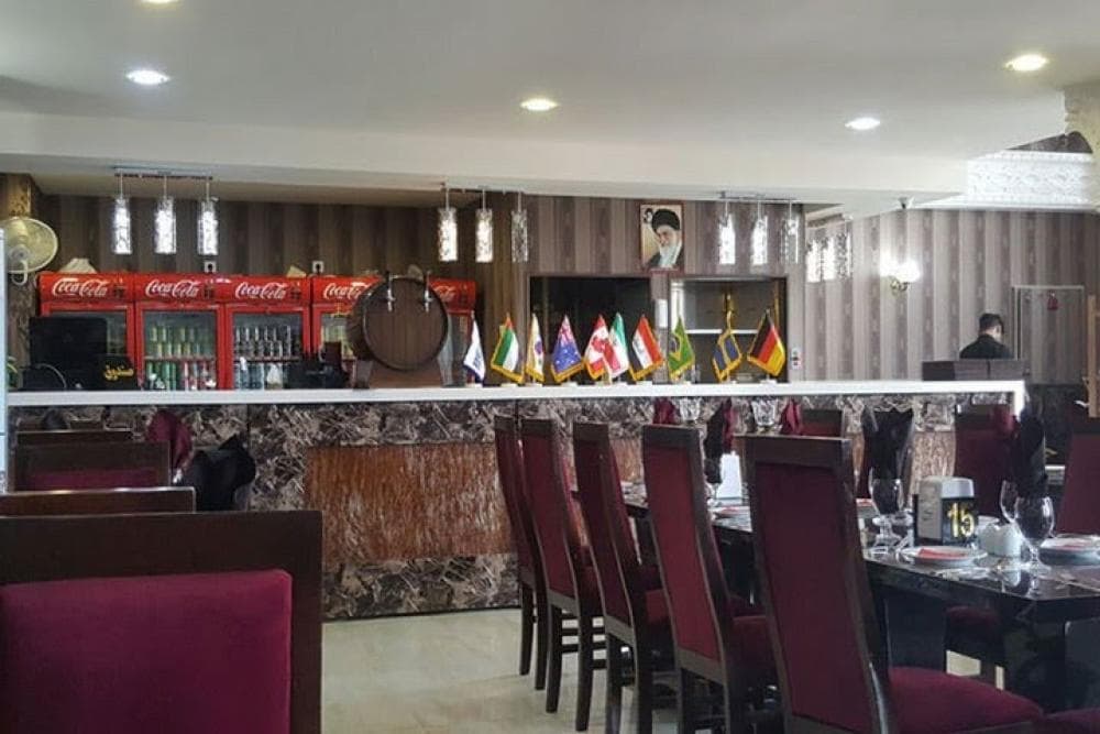 place رستوران ملل