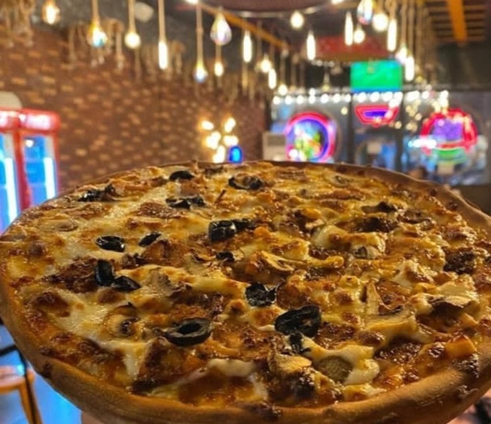 place هات داگ مسعود