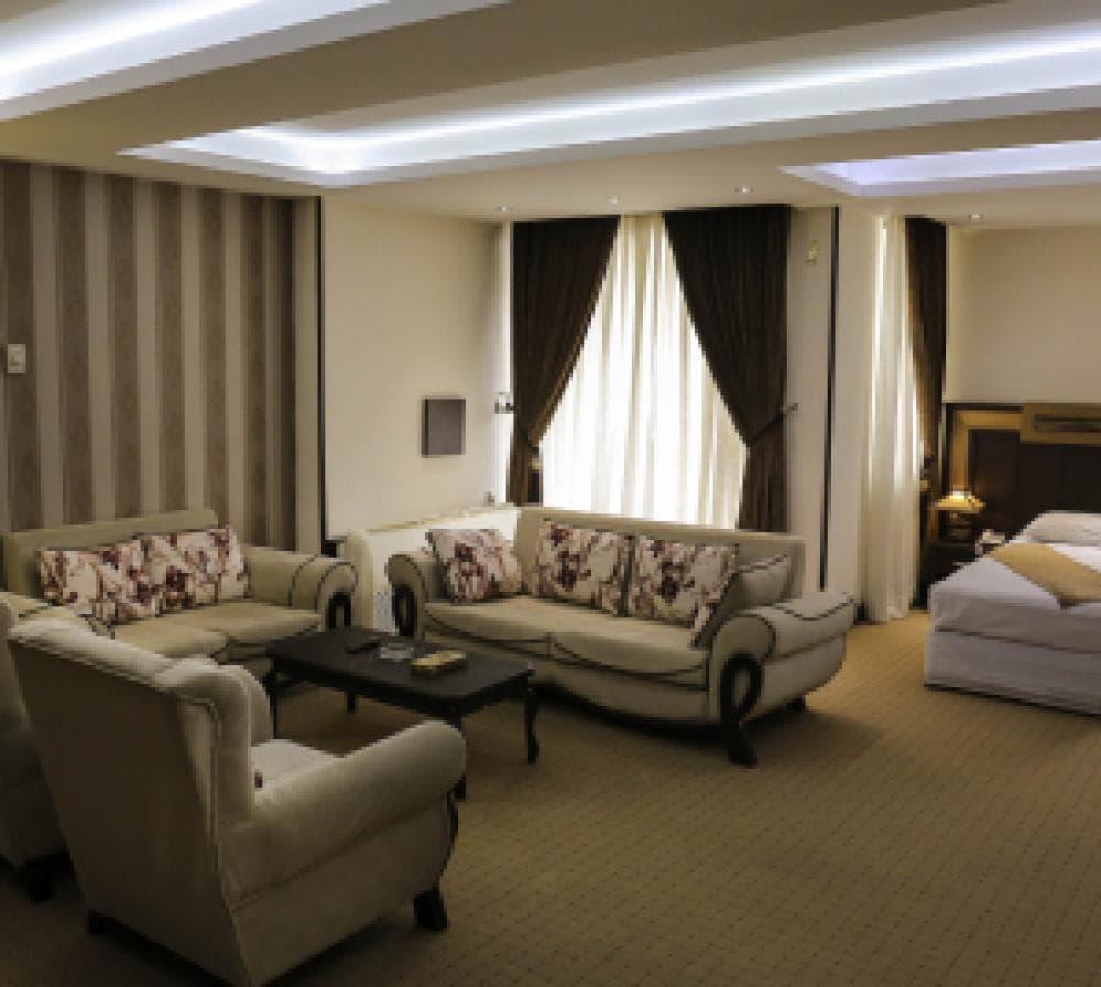 place هتل گسترش