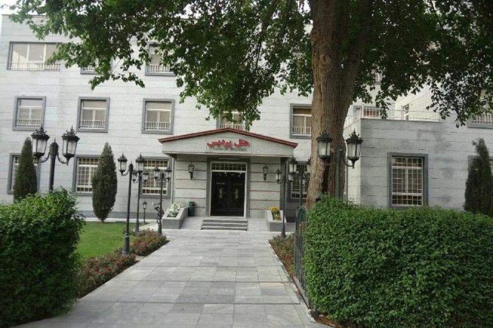 place هتل پردیس