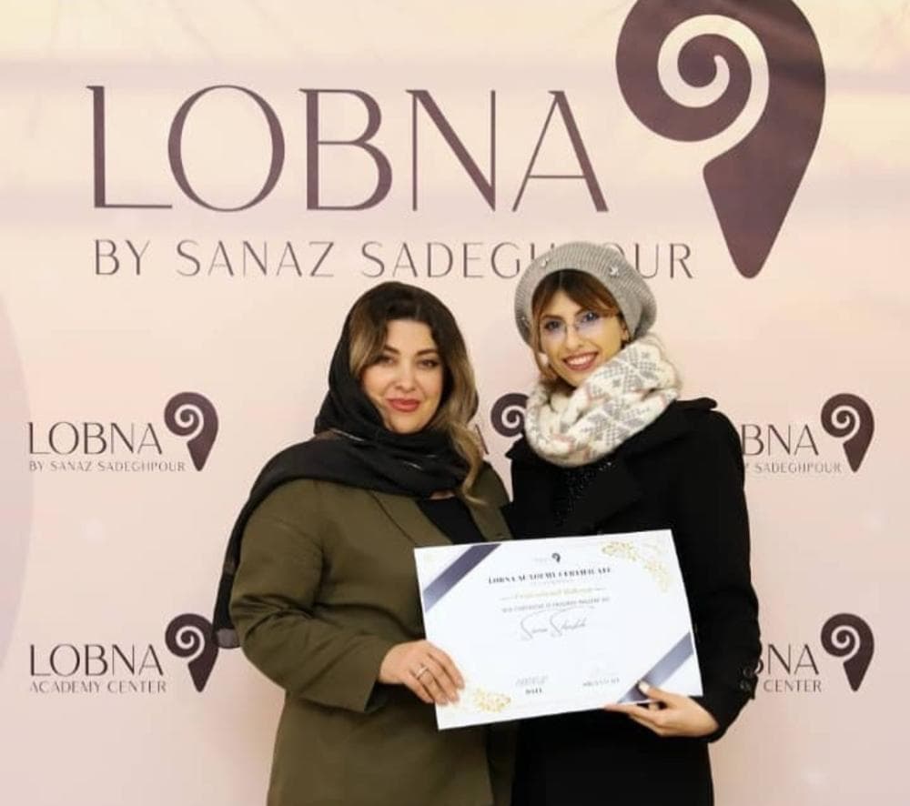 place میکاپ آرتیست سنا شیخ